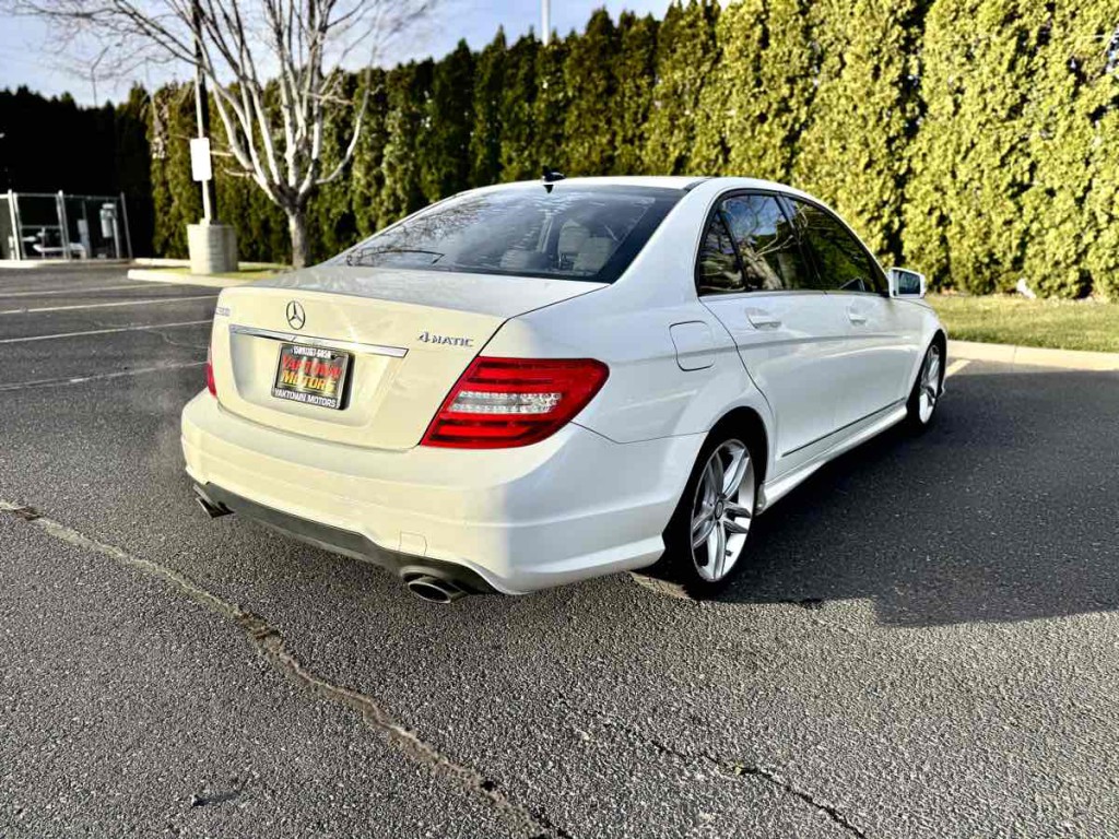2012 Mercedes-Benz C-Class Image 12