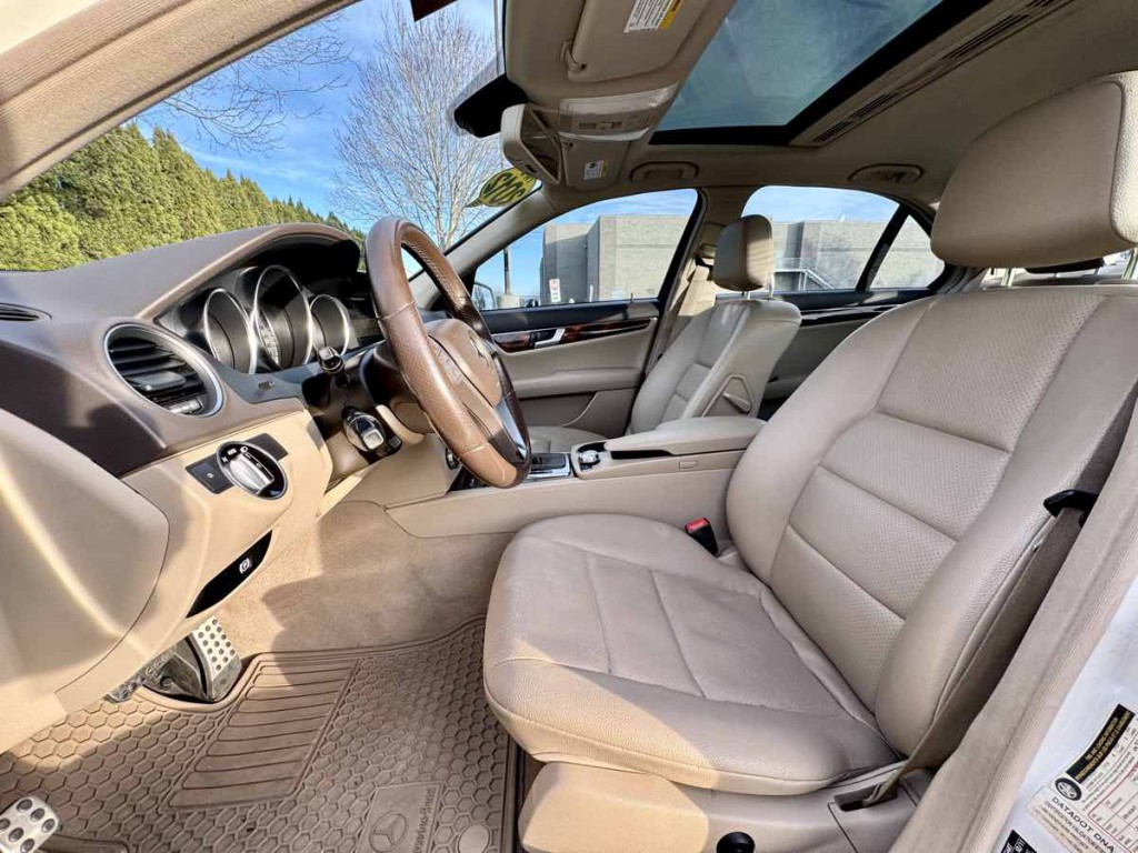 2012 Mercedes-Benz C-Class Image 14
