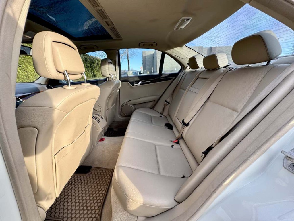 2012 Mercedes-Benz C-Class Image 16