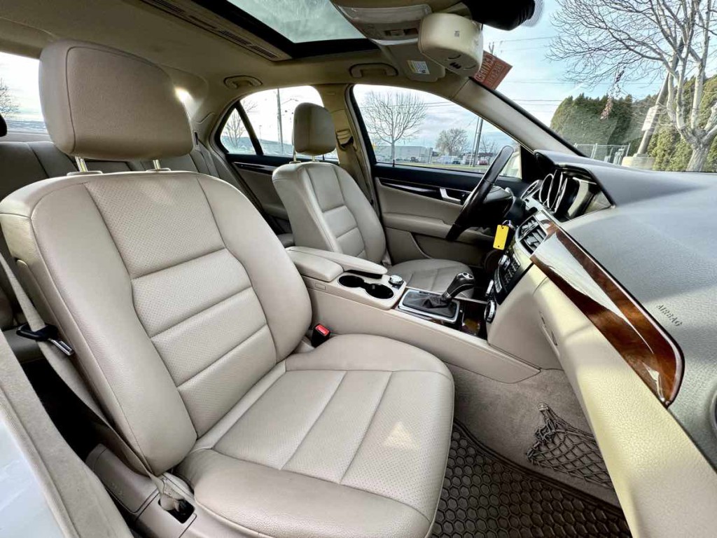 2012 Mercedes-Benz C-Class Image 19