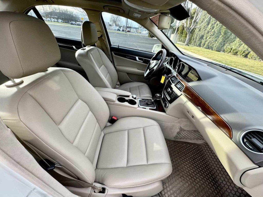 2012 Mercedes-Benz C-Class Image 20