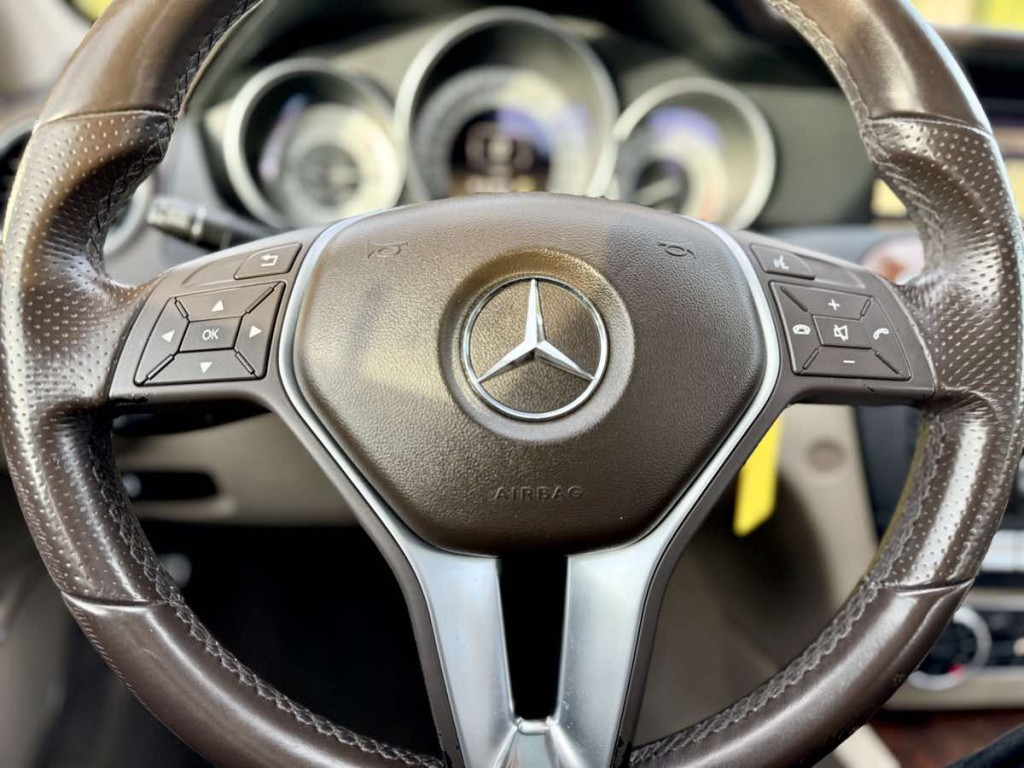 2012 Mercedes-Benz C-Class Image 21