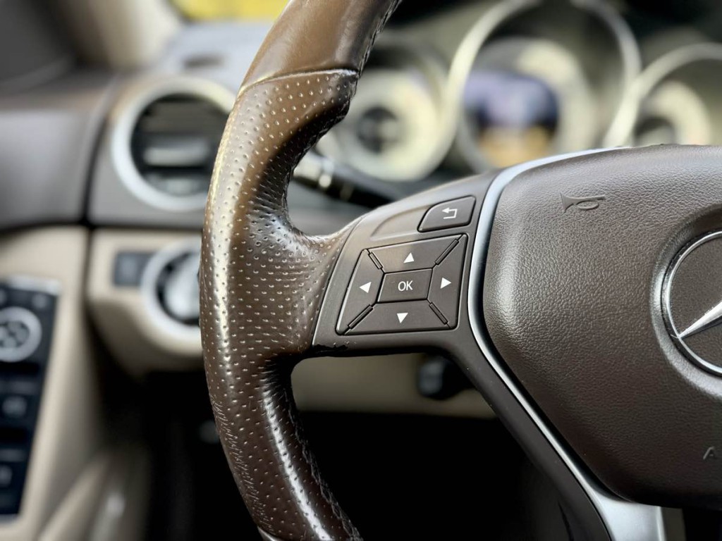 2012 Mercedes-Benz C-Class Image 22