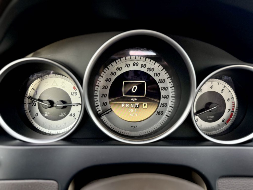 2012 Mercedes-Benz C-Class Image 24