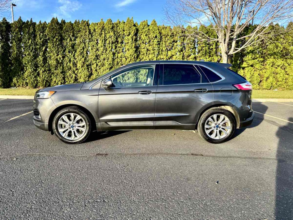 2019 Ford Edge Image 8