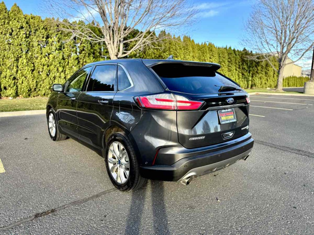 2019 Ford Edge Image 9