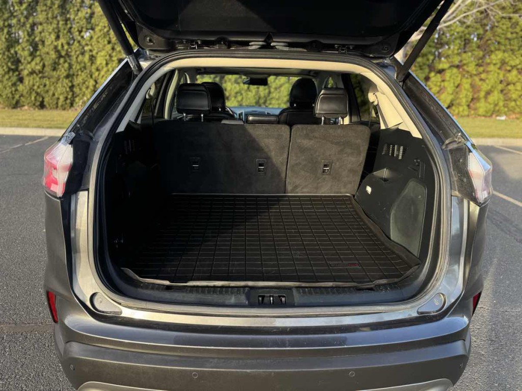 2019 Ford Edge Image 11
