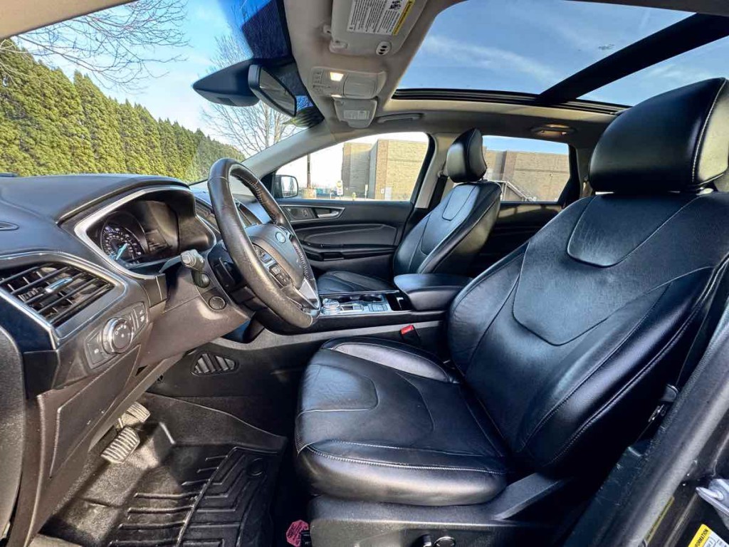 2019 Ford Edge Image 13