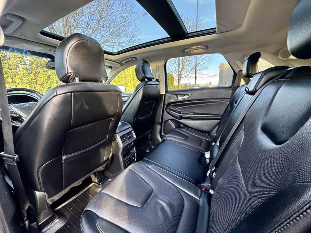 2019 Ford Edge Image 14