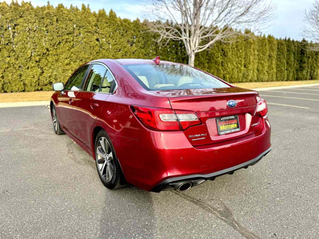 2018 Subaru Legacy Image 7