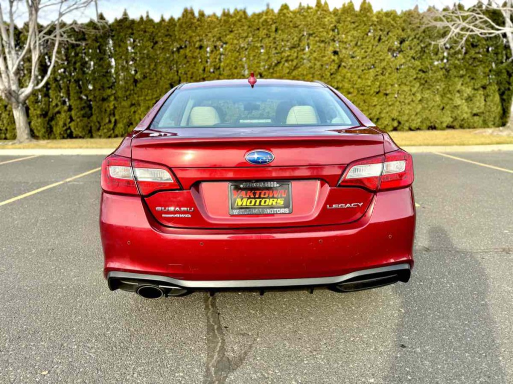 2018 Subaru Legacy Image 8