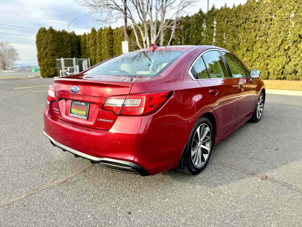 2018 Subaru Legacy Image 9