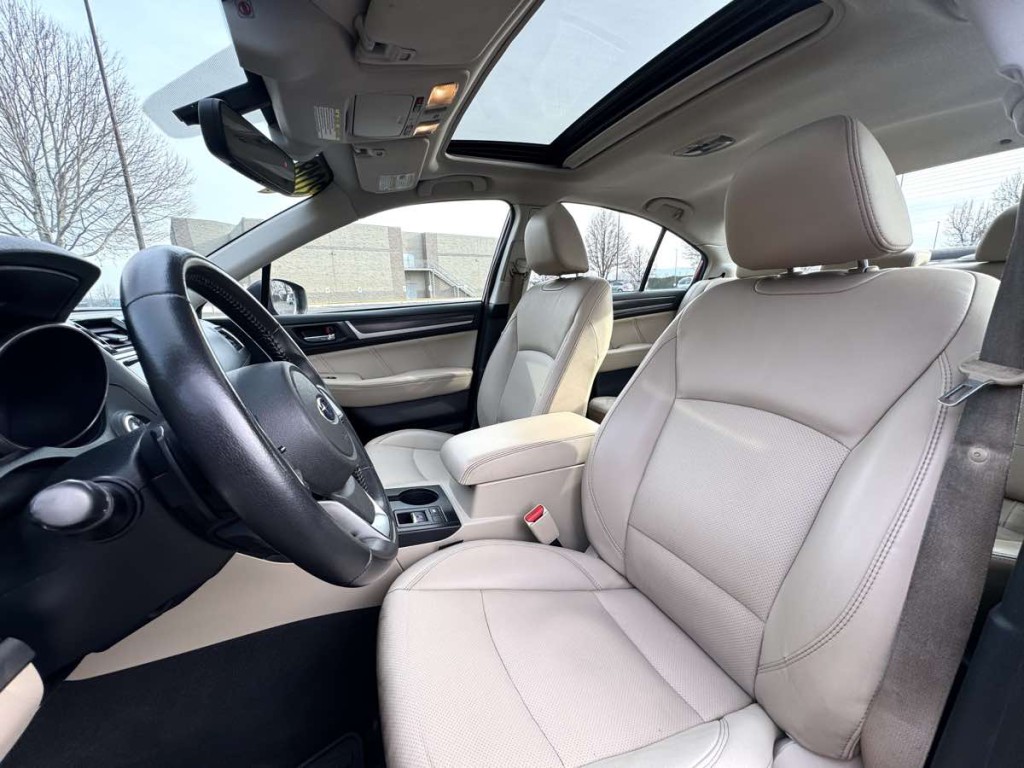 2018 Subaru Legacy Image 10