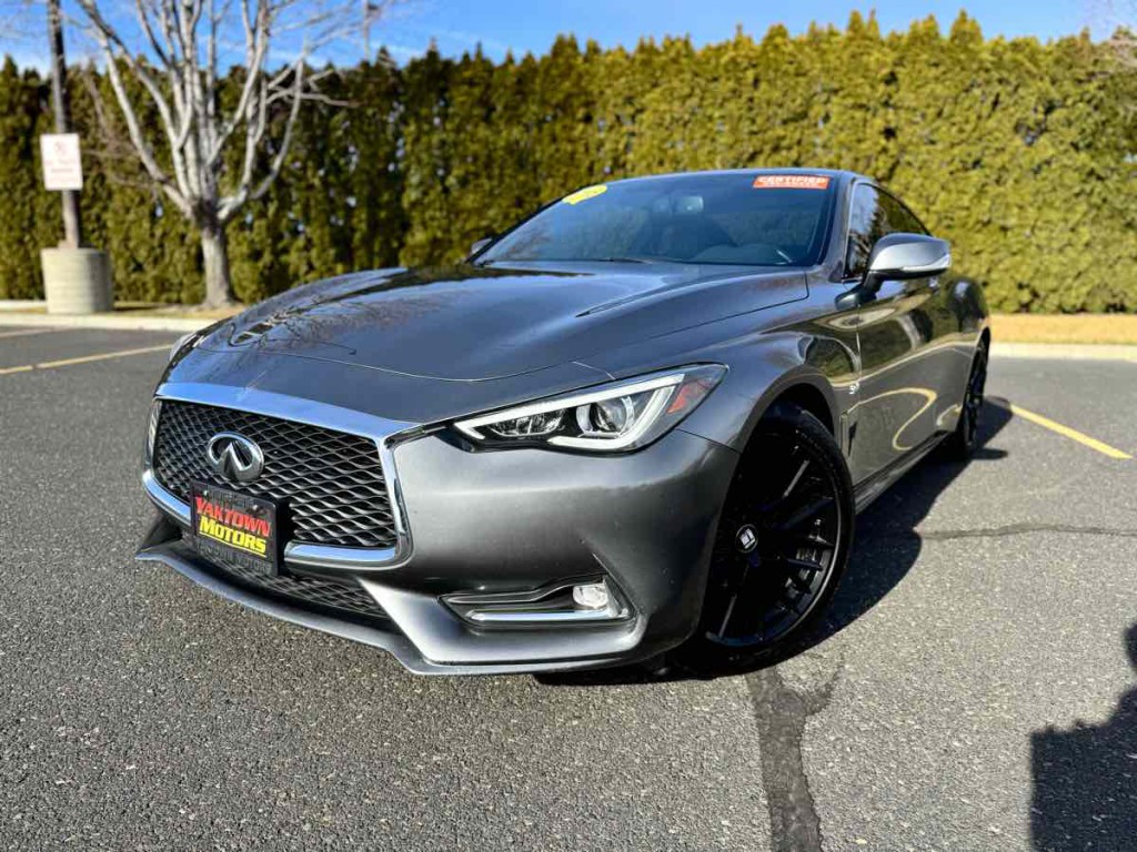 2018 INFINITI Q60 Image 2