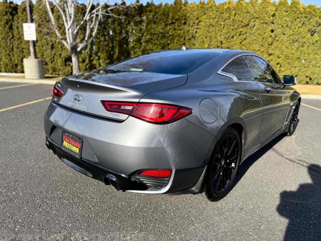 2018 INFINITI Q60 Image 9