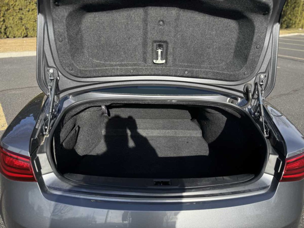 2018 INFINITI Q60 Image 10