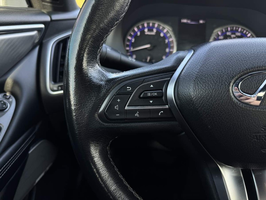 2018 INFINITI Q60 Image 12