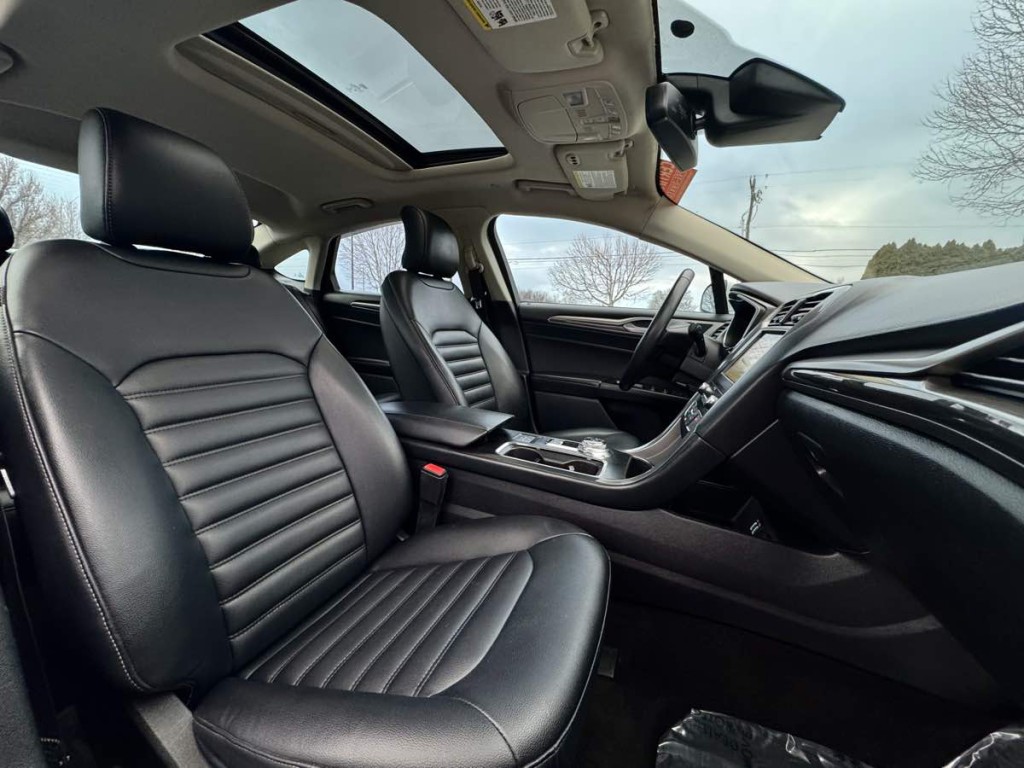 2019 Ford Fusion Image 17