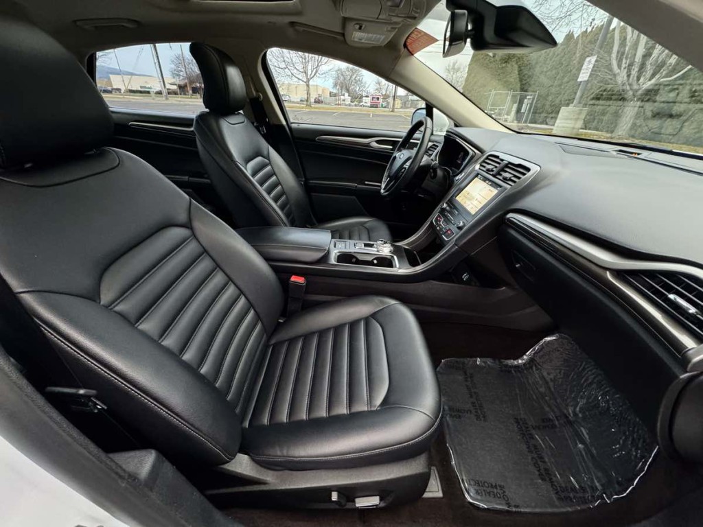 2019 Ford Fusion Image 18