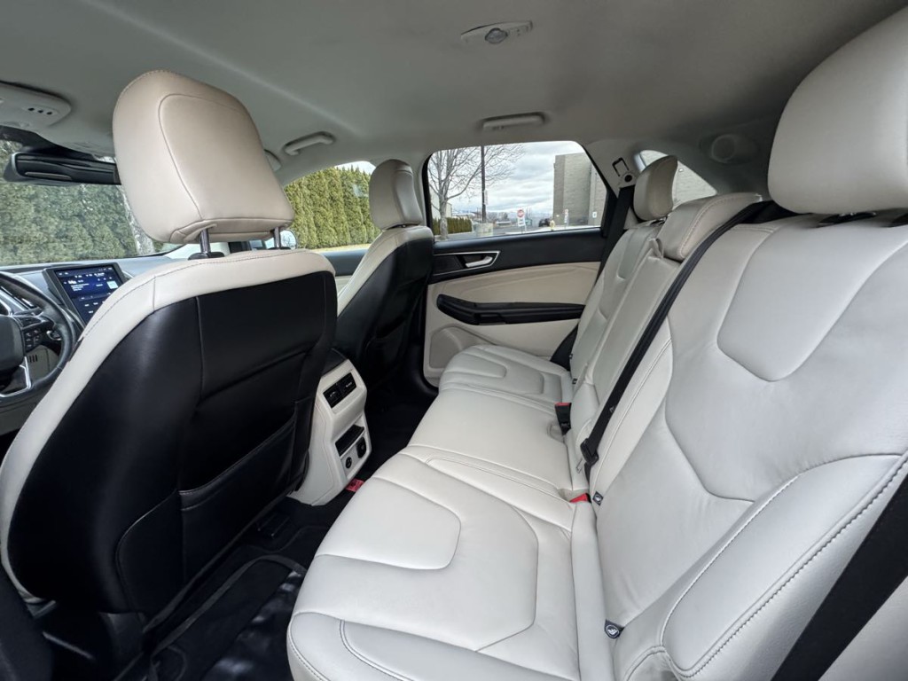 2021 Ford Edge Image 13