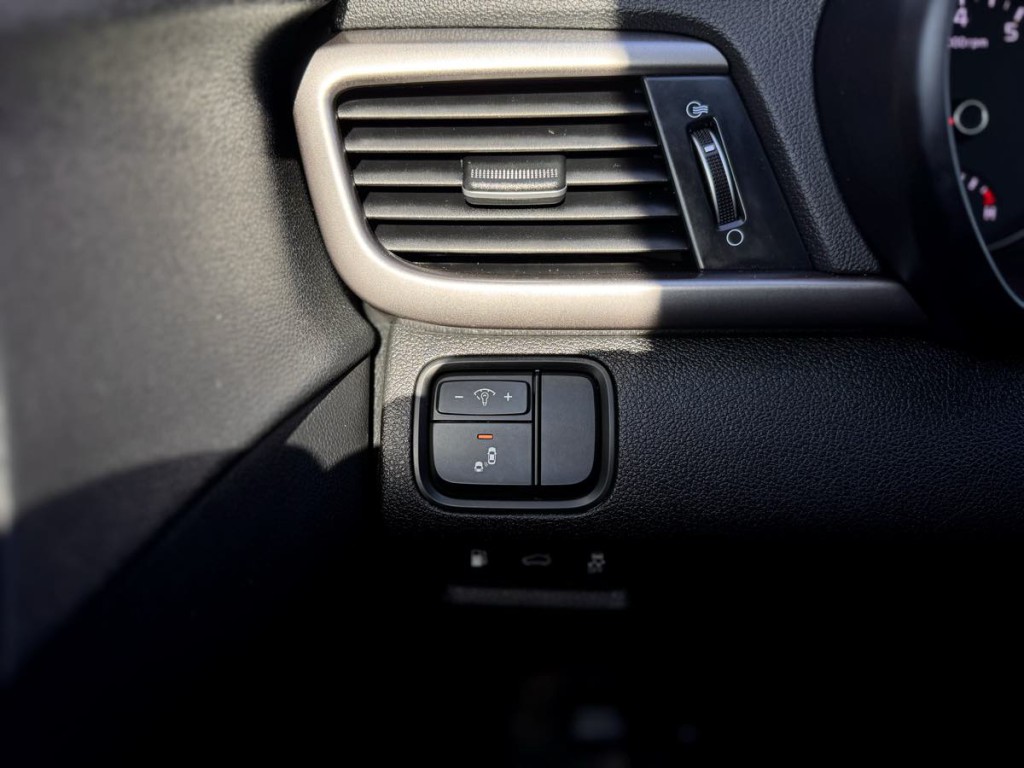 2018 Kia Optima Image 21