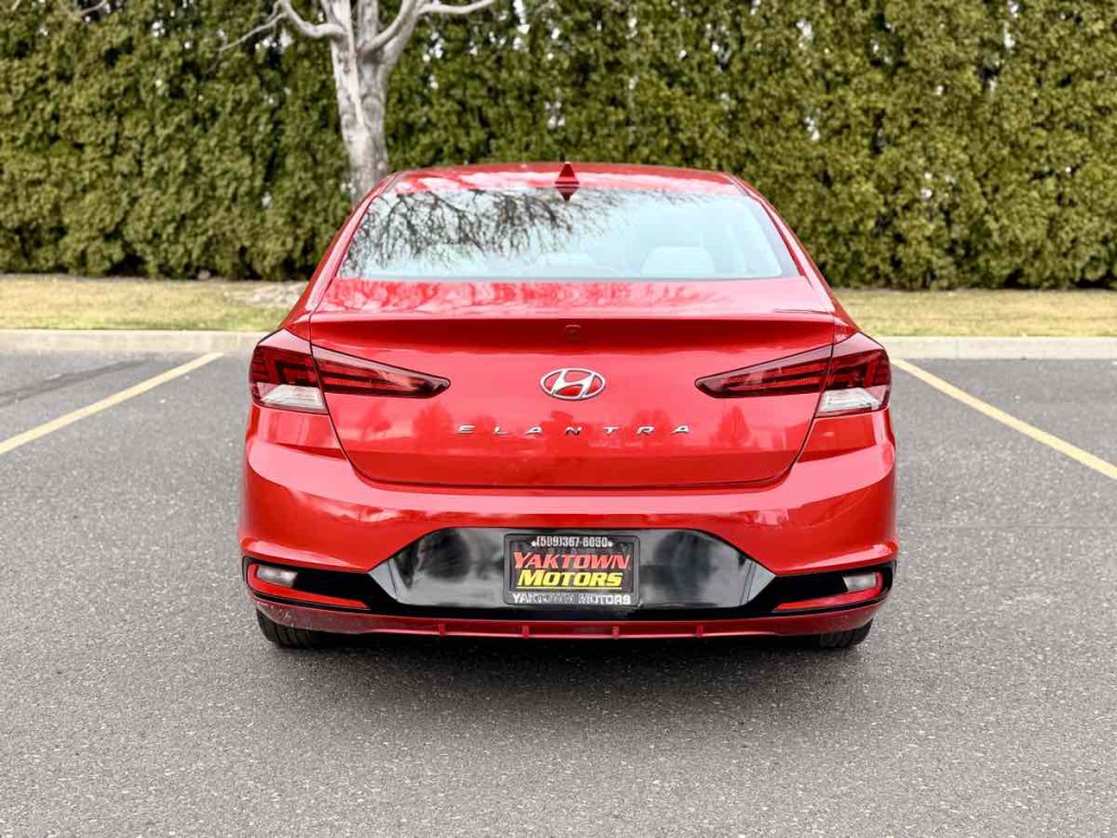 2020 Hyundai Elantra Image 8
