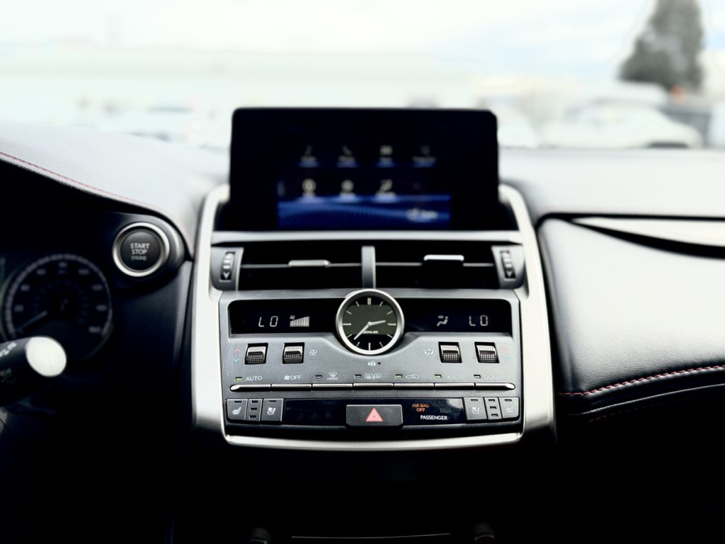 2021 Lexus NX 300 Image 24