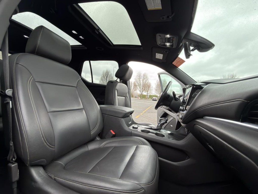 2022 Chevrolet Traverse Image 17