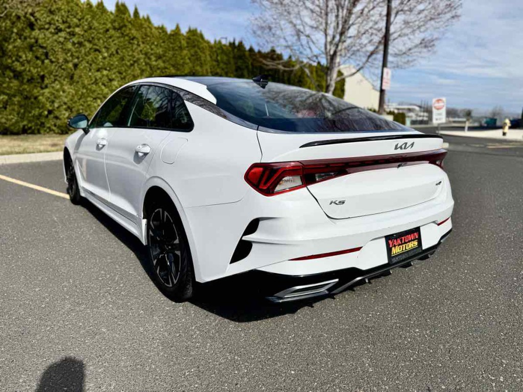 2022 Kia K5 Image 7