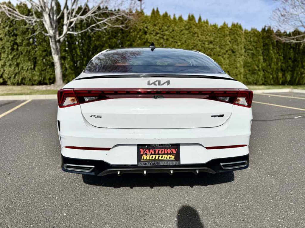 2022 Kia K5 Image 8