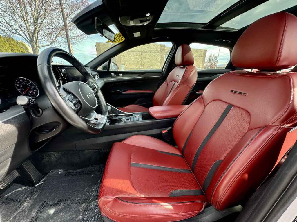 2022 Kia K5 Image 12