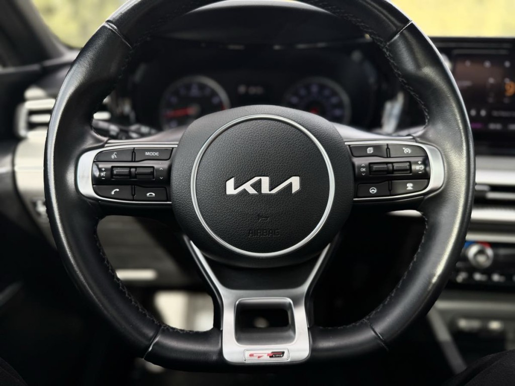 2022 Kia K5 Image 20
