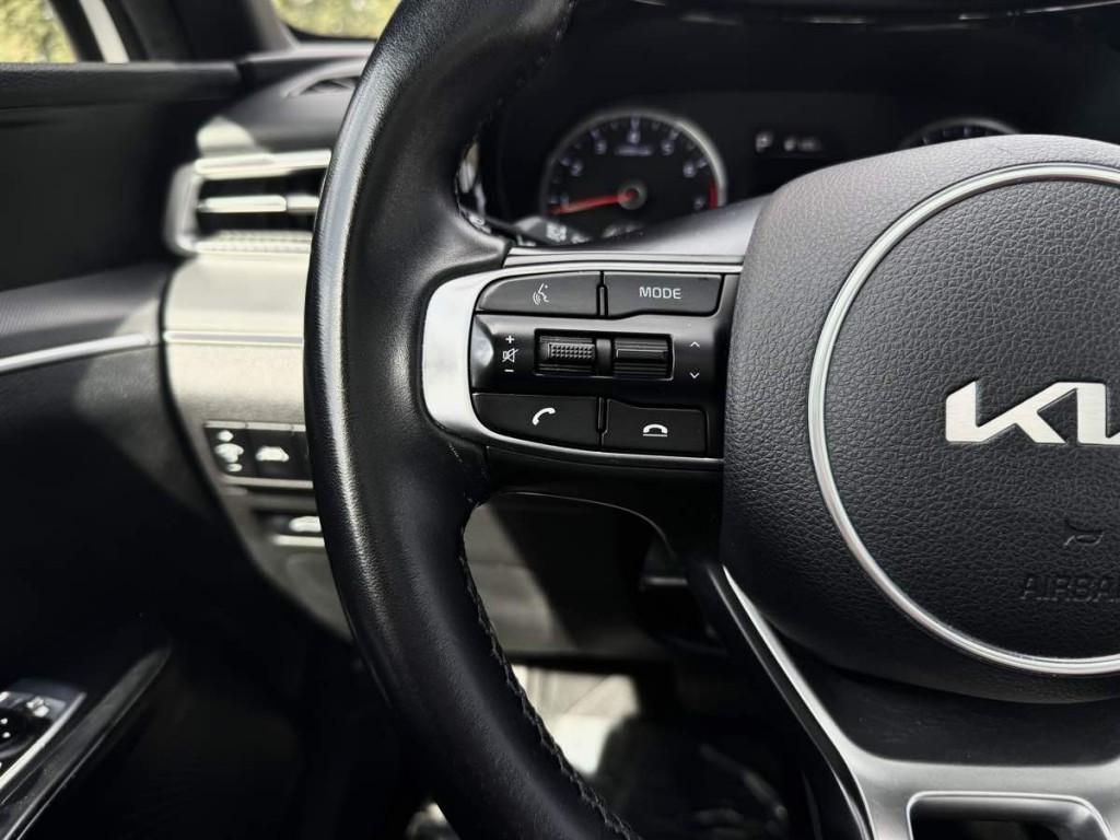 2022 Kia K5 Image 21