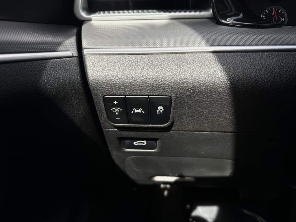 2022 Kia K5 Image 23