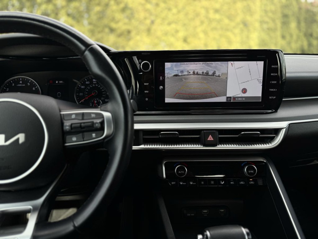 2022 Kia K5 Image 29