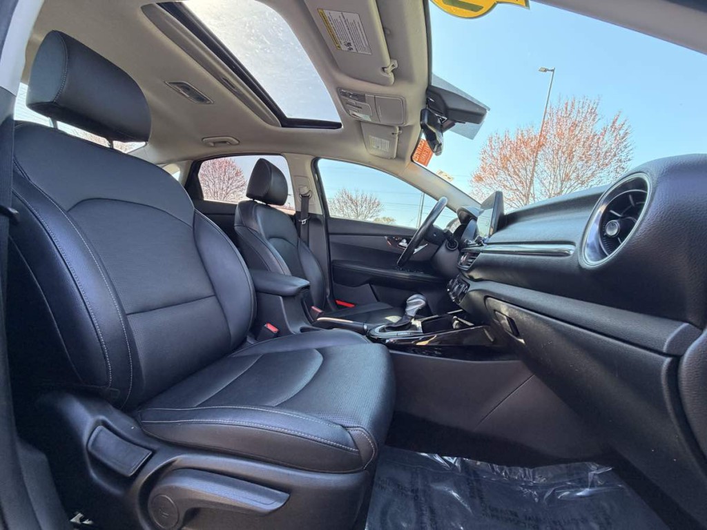 2021 Kia Forte Image 15