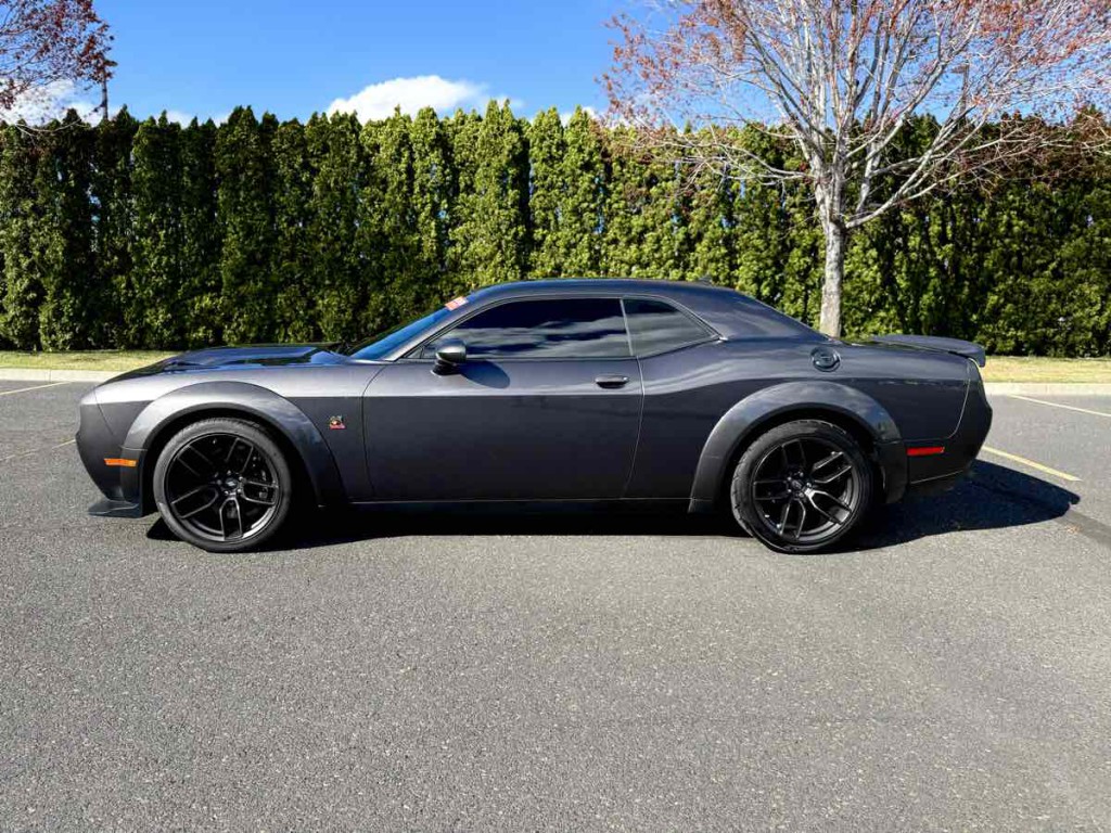 2022 Dodge Challenger Image 11