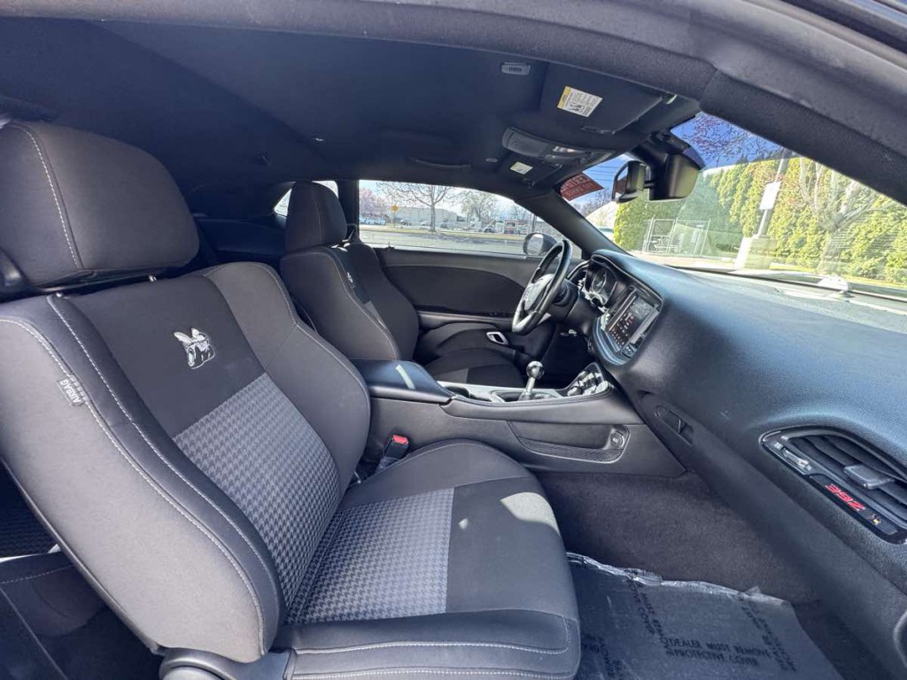 2022 Dodge Challenger Image 21