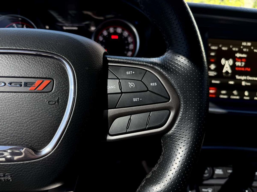2022 Dodge Challenger Image 25