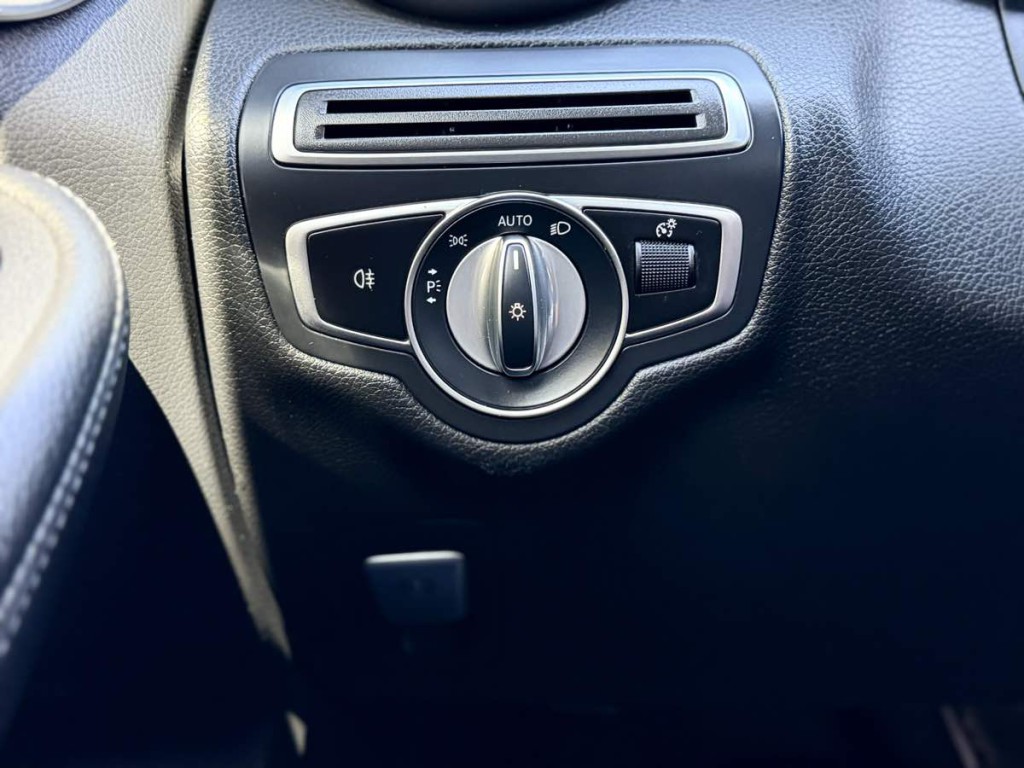 2021 Mercedes-Benz C-Class Image 25