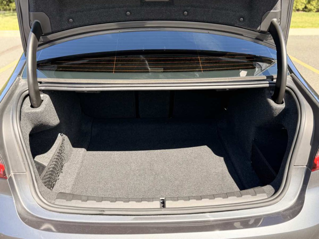 2019 BMW 3 Series Image 11