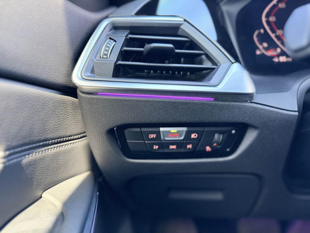 2019 BMW 3 Series Image 16