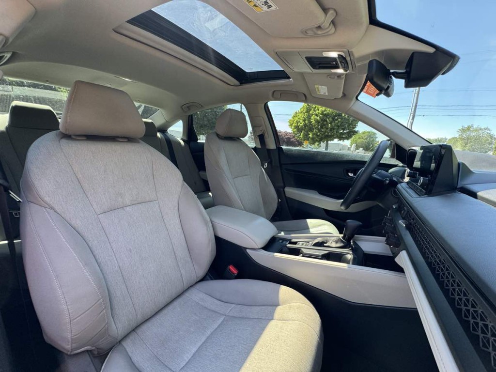 2025 Honda Accord Image 18