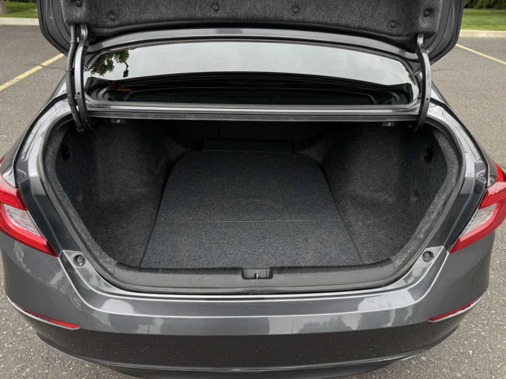 2018 Honda Accord Image 12