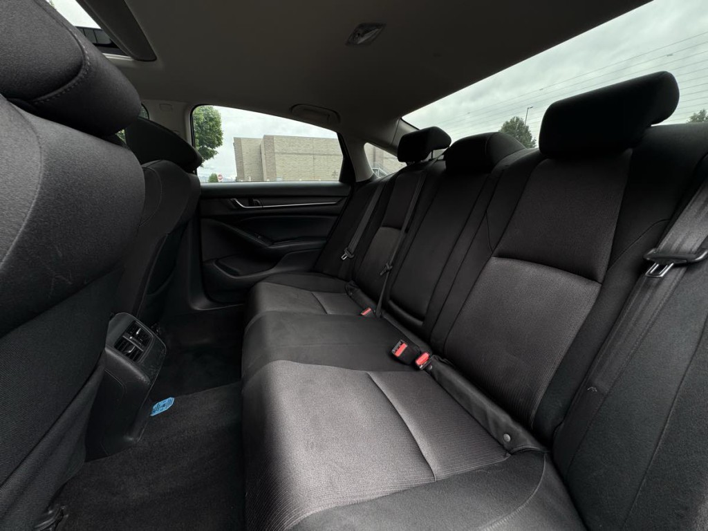 2018 Honda Accord Image 15