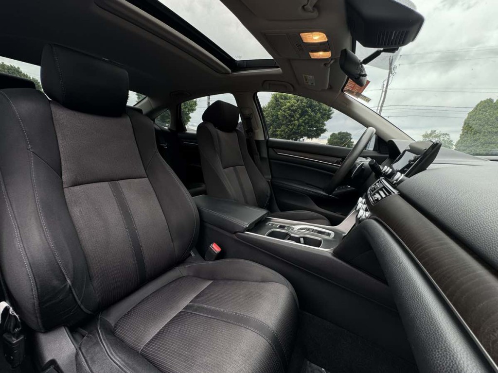 2018 Honda Accord Image 19