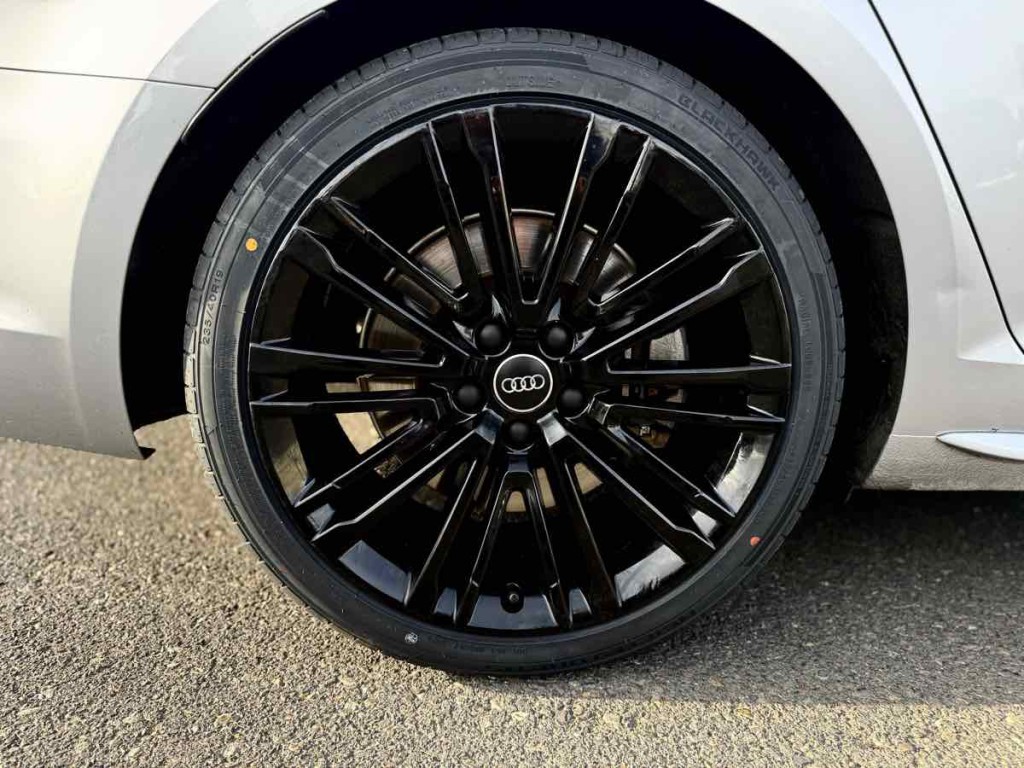 2019 Audi A4 Image 9