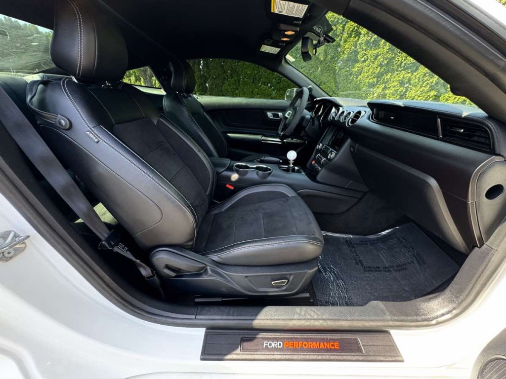 2018 Ford Mustang Image 19