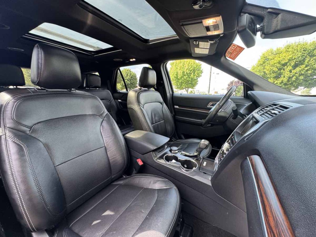 2019 Ford Explorer Image 24