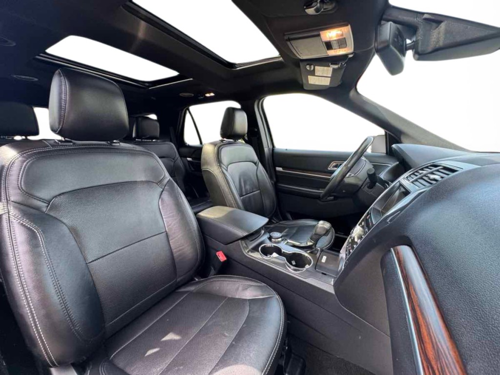 2019 Ford Explorer Image 24